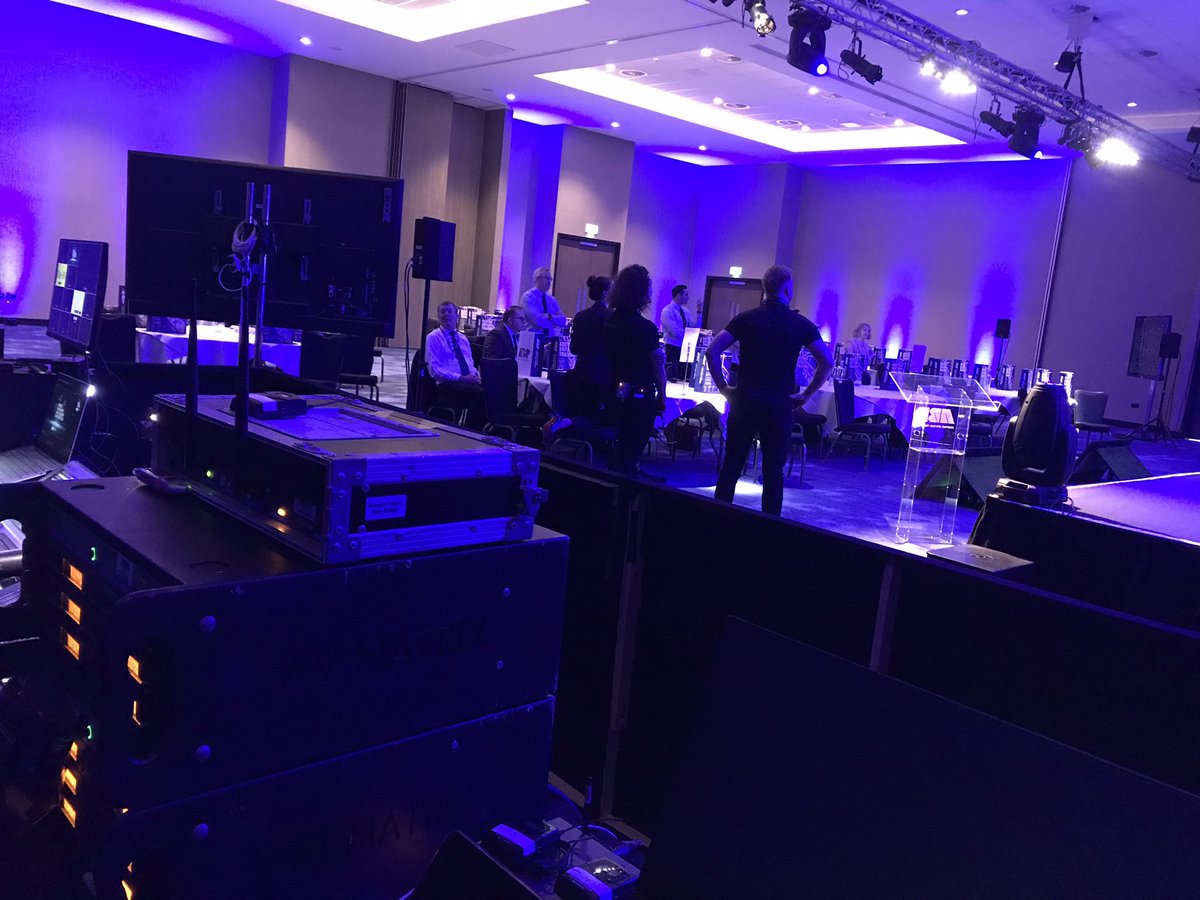 Crowd_Insight's tweet image. It’s an early morning rehearsal up in #Hull today, as we supply keypads for a Leadership #Comference