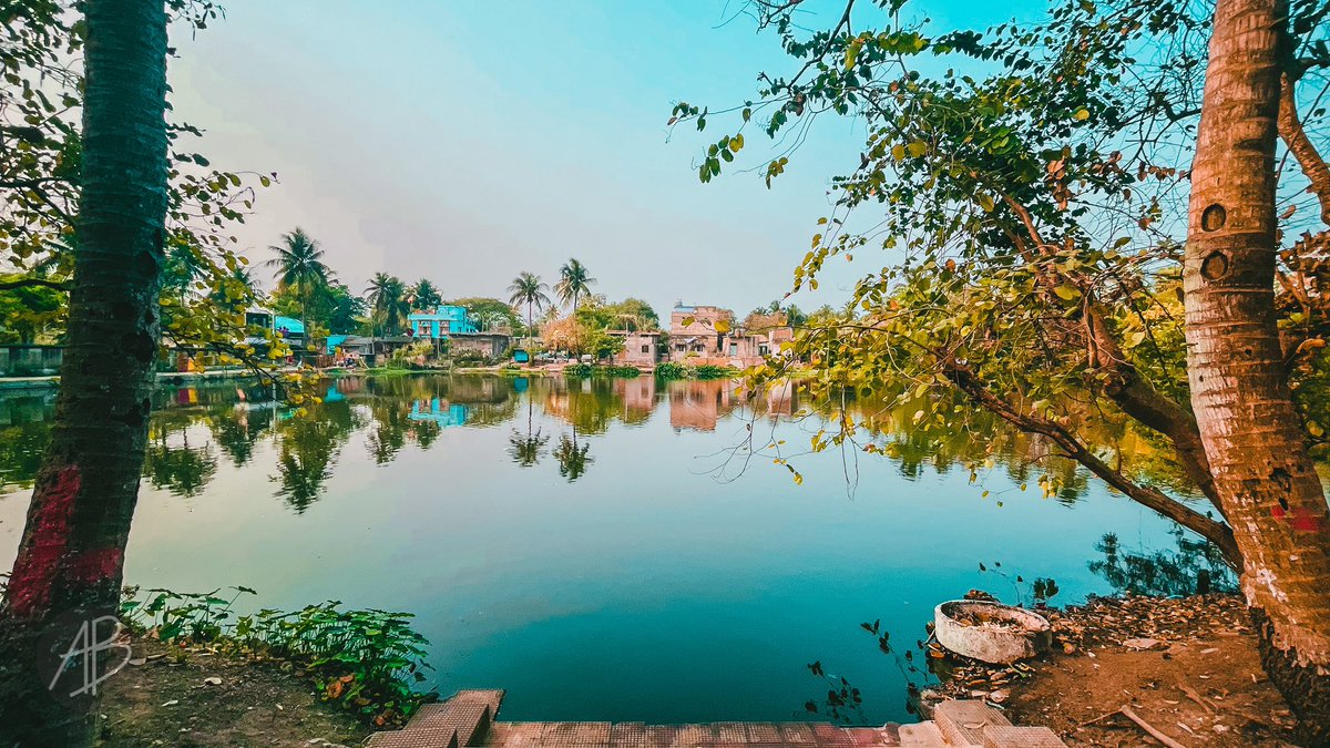 The view of the pond adjacent to the Baneswar temple, Puruna Balasore, Odisha 
#BalasoreDistrict #Odisha