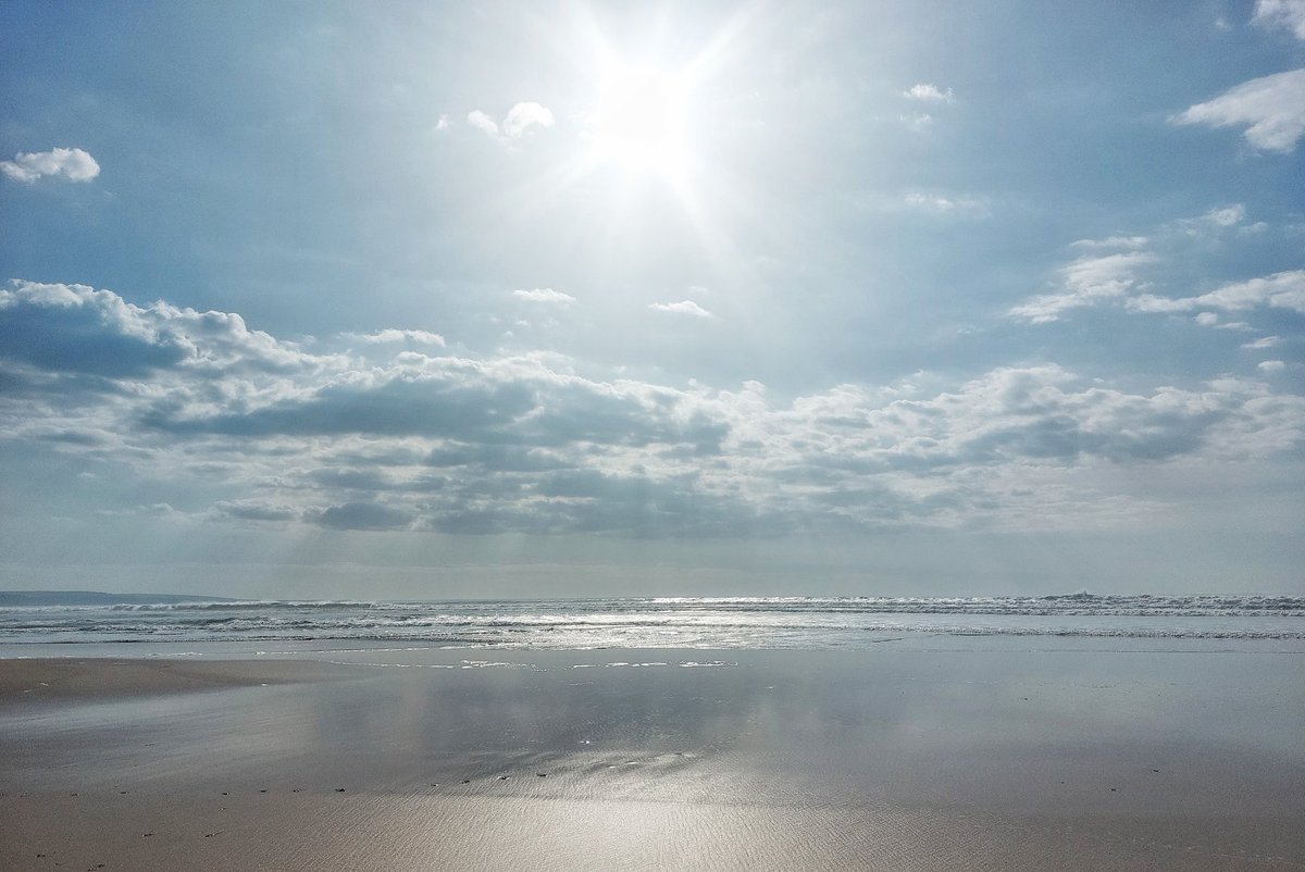 seagerworld's tweet photo. For those of you who are missing 'Home' ...I know the feeling well. Turn your face to the light ....much Love #love #Home #oceanhealing #wavewisdom #Cornwall https://t.co/CAzkghYi5q