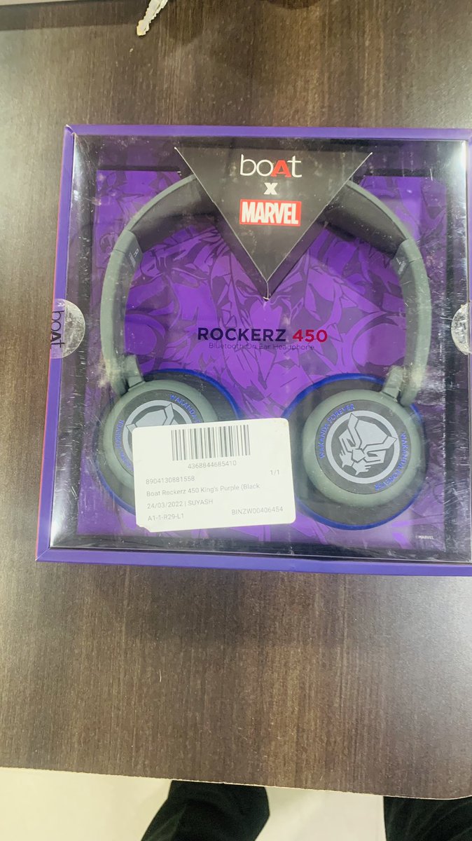 VISHHALISHERE's tweet photo. @RockWithboAt @amangupta0303 
Ordered marvel special addition of #boAt received package today and see it’s not in good condition. Thought product is good but when I order form #boAt I expect better delivery not like this where package is damaged. 

Hope u understand feedback. https://t.co/tvYizcc67W