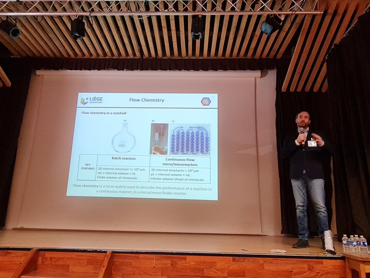 The final plenary talk at #RECOB18 is made by @JMonbaliu on flow chemistry. Macro- and microfluidics at its best to control organic chemical reactions.