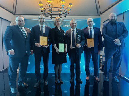 Gratulujemy <a href="/Milkowski_M/">Maciej Miłkowski</a> tytułu najbardziej wpływowej osoby w systemie ochrony zdrowia oraz wszystkim laureatom plebiscytu #ListaStu2021 <a href="/Milkowski_M/">Maciej Miłkowski</a> <a href="/aga_mastalerz/">Agnieszka Mastalerz-Migas</a> <a href="/Marcin__Czech/">Marcin Czech</a> <a href="/BartChmielowiec/">Bartłomiej Chmielowiec</a> <a href="/RzeczPacjenta/">Rzecznik Praw Pacjenta</a> <a href="/GCessak/">𝗚𝗿𝘇𝗲𝗴𝗼𝗿𝘇 𝗖𝗲𝘀𝘀𝗮𝗸</a> <a href="/MByliniak/">Michał Byliniak</a> Dziękujemy <a href="/Puls_Medycyny/">Puls Medycyny</a> za zaproszenie do jury