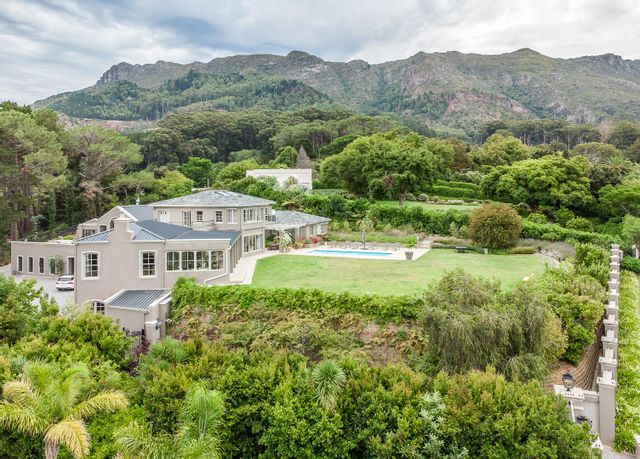 FOR SALE - LUXURIOUS MANSION WITH 3 SEPARATE COTTAGES - CONSTANTIA. EXCLUSIVE LISTING  Asking price R42,000,000
Contact Karin 072 285 9592 or Shahad 082 619 5745 to arrange a viewing.
ow.ly/i1ML50Iq9UM
#KnightFrank #SouthAfrica #CapeTownProperty #Property