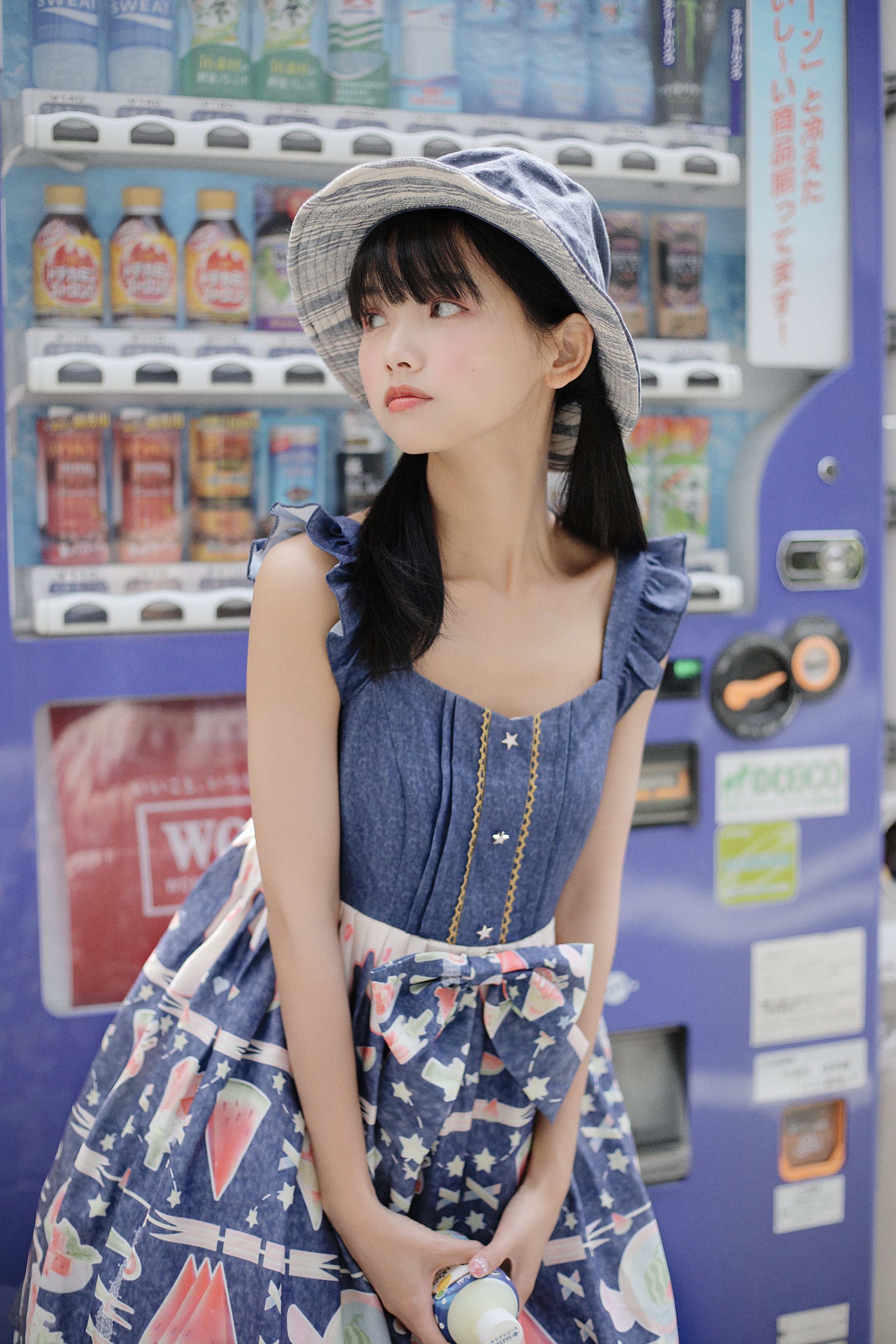 猫　梓子 