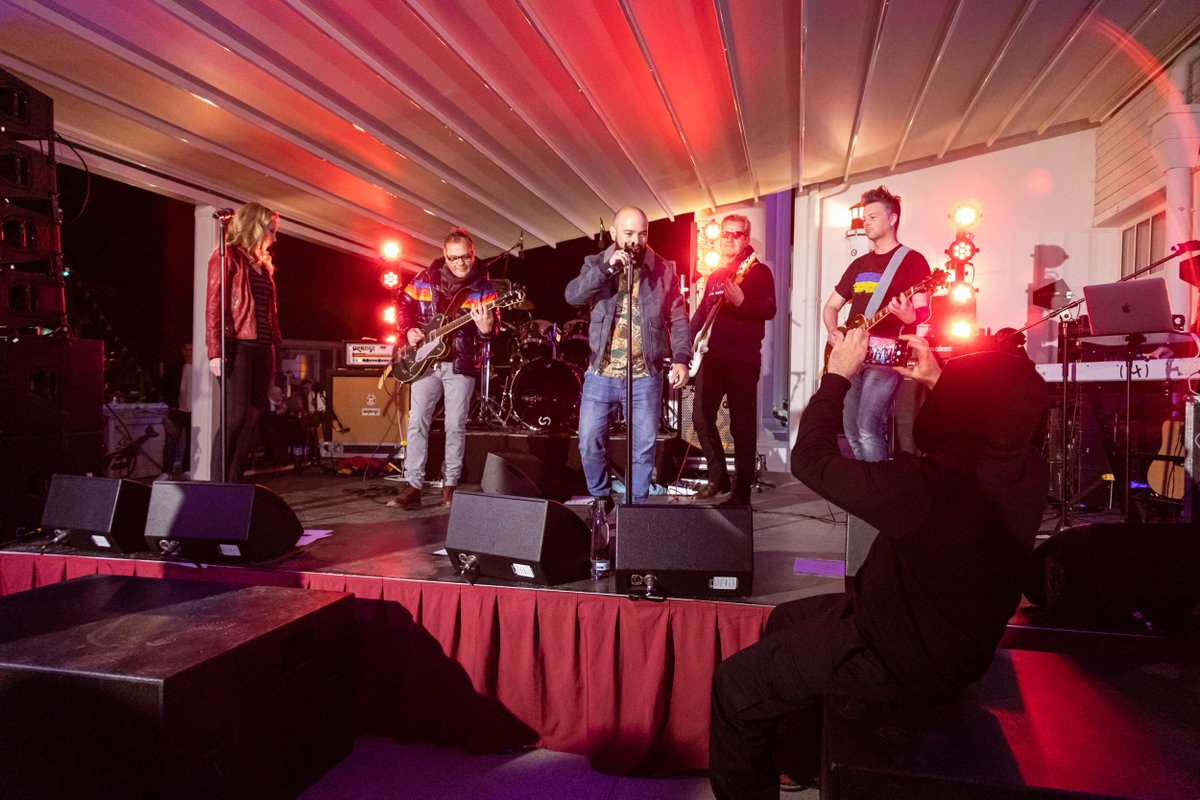 Impressions of our Come2Gather party on monday at hotel "Bell rock" It was a great night with good food, great drinks, talks and the fantastic Rock’n’Roll band #LordsOfUptime ! #day0 #cloudfest #rocknroll