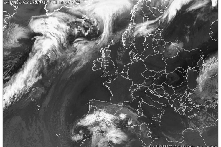 Weather4u2's tweet photo. 🌞Morning All🌞 It’s a beautiful day for most again in the UK. Temperatures close to 20C widely and large parts of Europe basks in the Sun. Enjoy but remember it’s #onlymarch https://t.co/XbGeBzLgk9