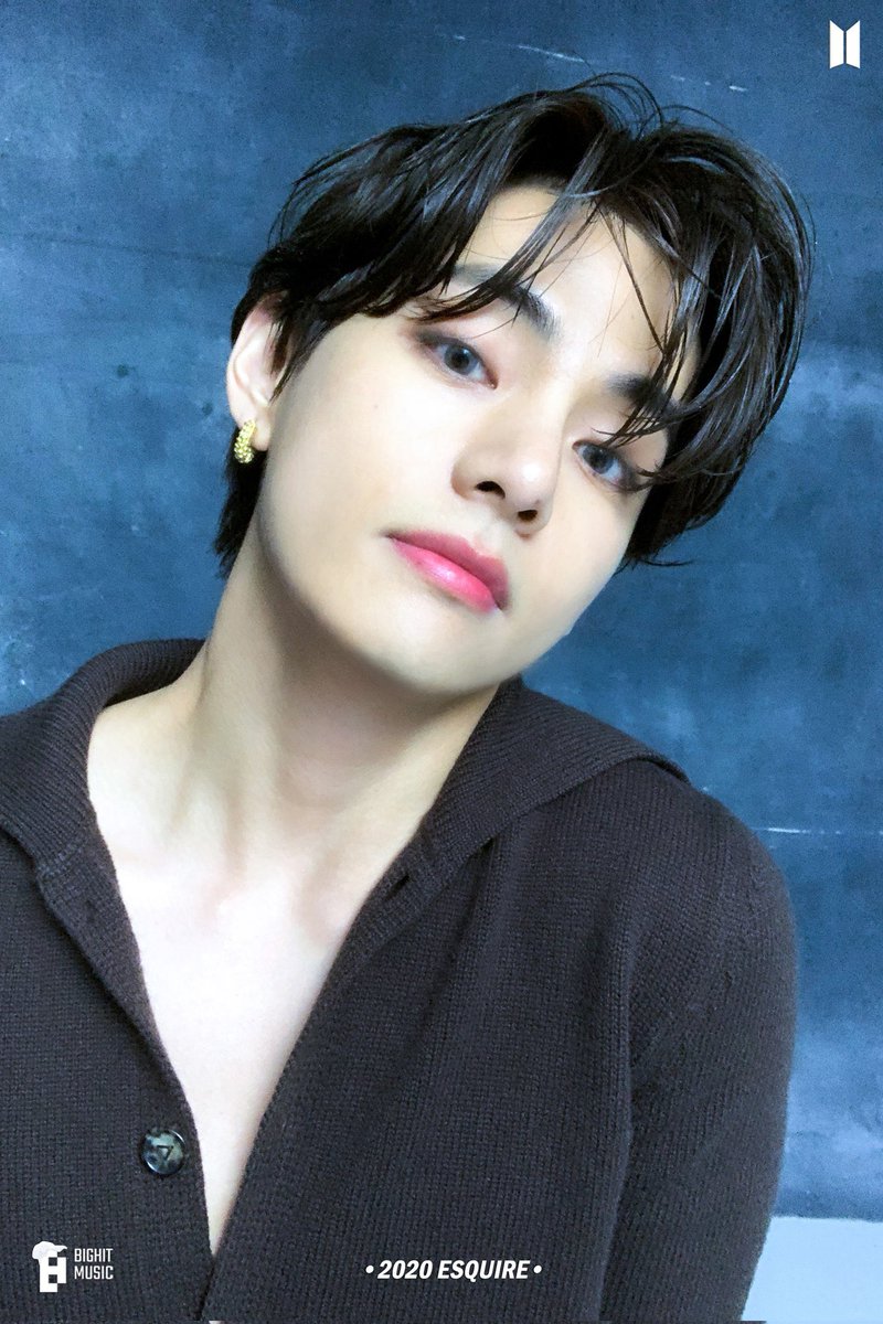 CherryCoolBTS's tweet image. Tae and I for #SArmyselcaday #SASD #SArmy @BTS_twt 🤭💜