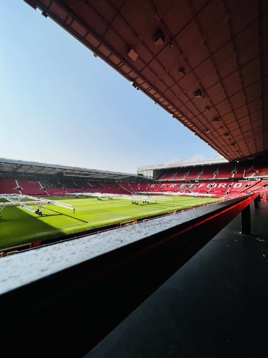 ManUtd's tweet photo. Old Trafford basking in the sunshine! ☀️

#MUFC https://t.co/BtDJQ0vYJP