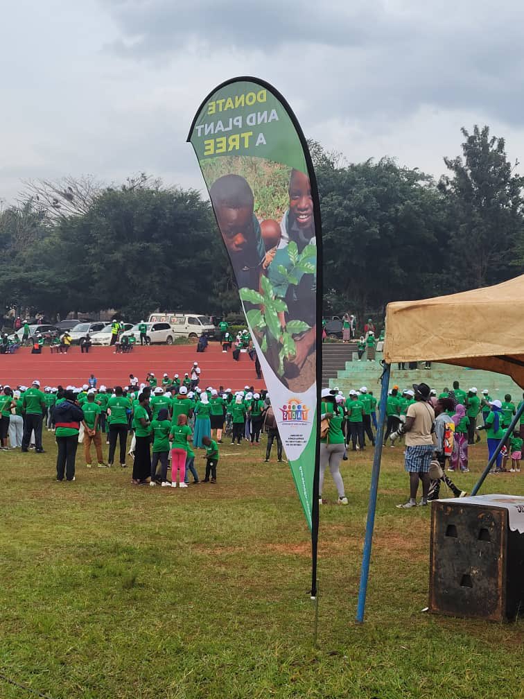 Ugaman01's tweet image. The team @TactsUganda being recognized and appreciated for having participated in the #EducateAnOrphan Run. 

#ClimateActionNow