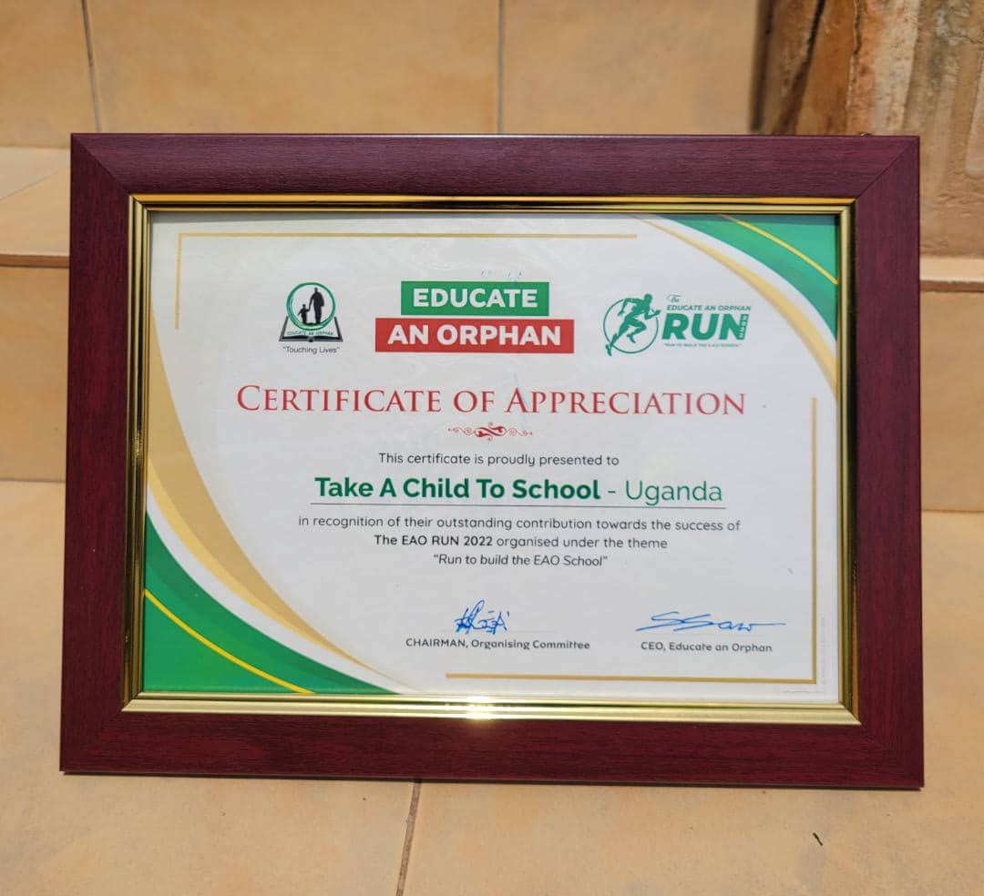 Ugaman01's tweet image. The team @TactsUganda being recognized and appreciated for having participated in the #EducateAnOrphan Run. 

#ClimateActionNow