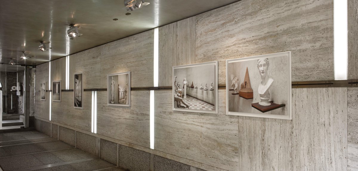 QueriniVenezia's tweet photo. Sono gli ultimi giorni per visitare la mostra "#inluce.
Fotografie di Alessandra Chemollo nella Gypsotheca di Possagno", che chiude al pubblico domenica 27 marzo.
Vi aspettiamo per immergervi tra volti di gesso e forme di luce… dalle 10 alle 18!
@MuseoCanova @BugnoArtGallery https://t.co/aG94o7Qlic