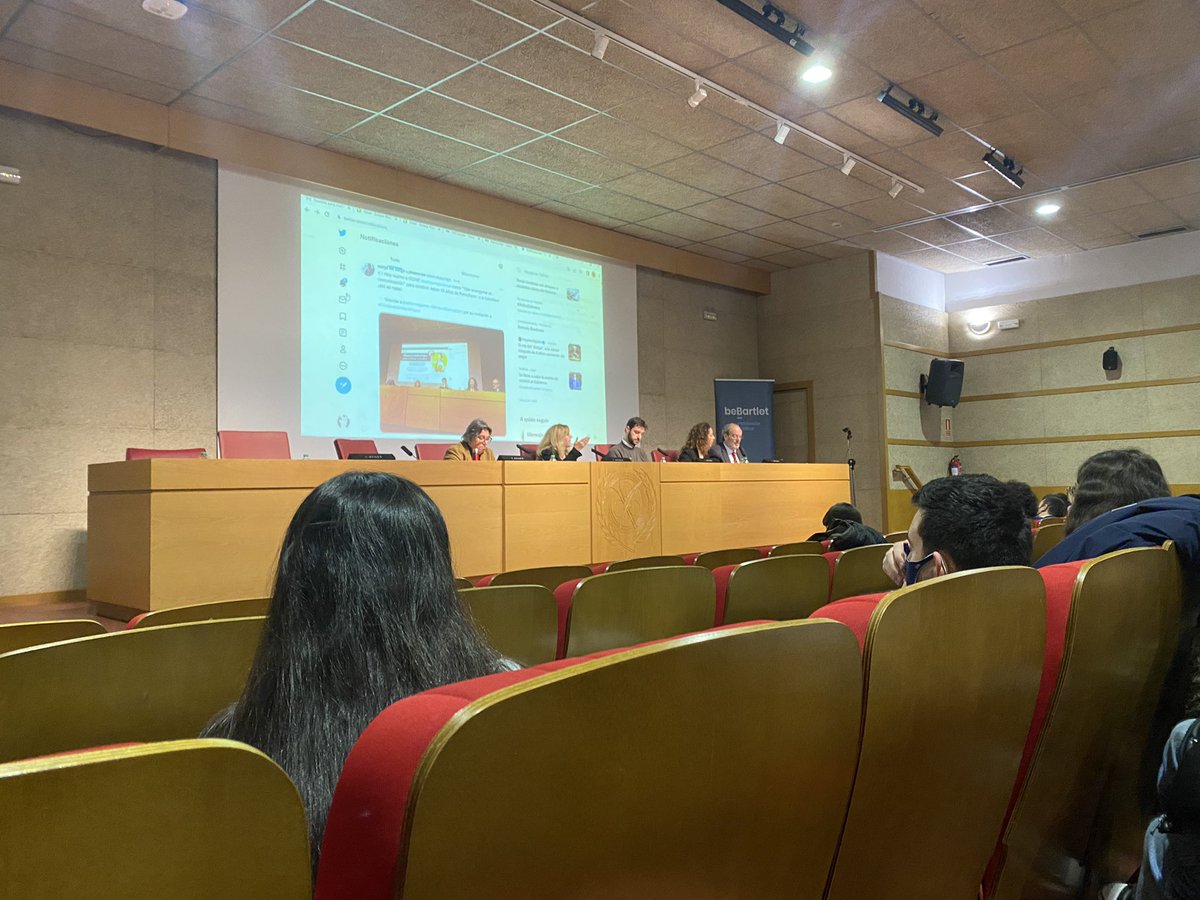 tamgom02's tweet photo. ¡¡Comenzamos!! #GabinetesUCM #GeneracionNewPaper https://t.co/TALOvNTHZ2