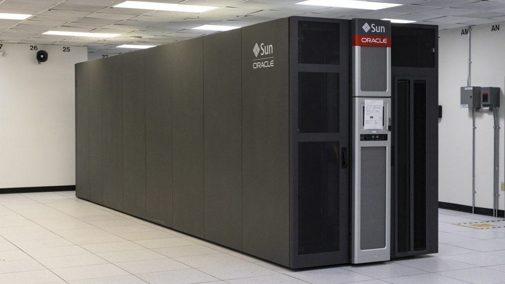 Holy shit, okay, so the NL datacenter I work at is getting rid of its 10+ gigantic Oracle and Spectra tape libraries, and I've asked, and I'm actually able to donate one or more to a computer museum or similar place. Does anyone know any Dutch museums that would be interested?