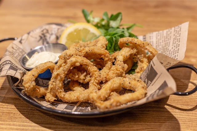 randompubbot's tweet image. The Boathouse, Yalding; Twyford Bridge, Hampstead Lane, Yalding, Maidstone ME18 6HG, UK google.com/maps/place/?q=…