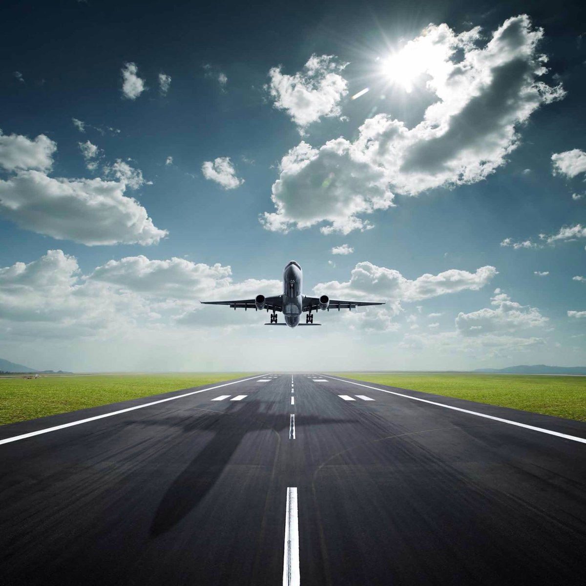 HexSpaceChina's tweet photo. Chinese civil #airports surpass 900 million passengers in 2021and the Guangdong-Hong Kong-Macao Greater #BayArea ranked third  among city clusters.

Find out about free #businessincubator  ：https://t.co/o0yDD0WcHH https://t.co/YUR4qcqMvt