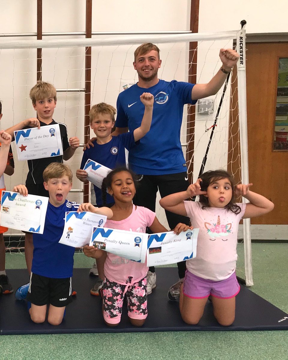 Some great faces being pulled here🤪 Who did it better, left or right? 

#SportEducationTeam