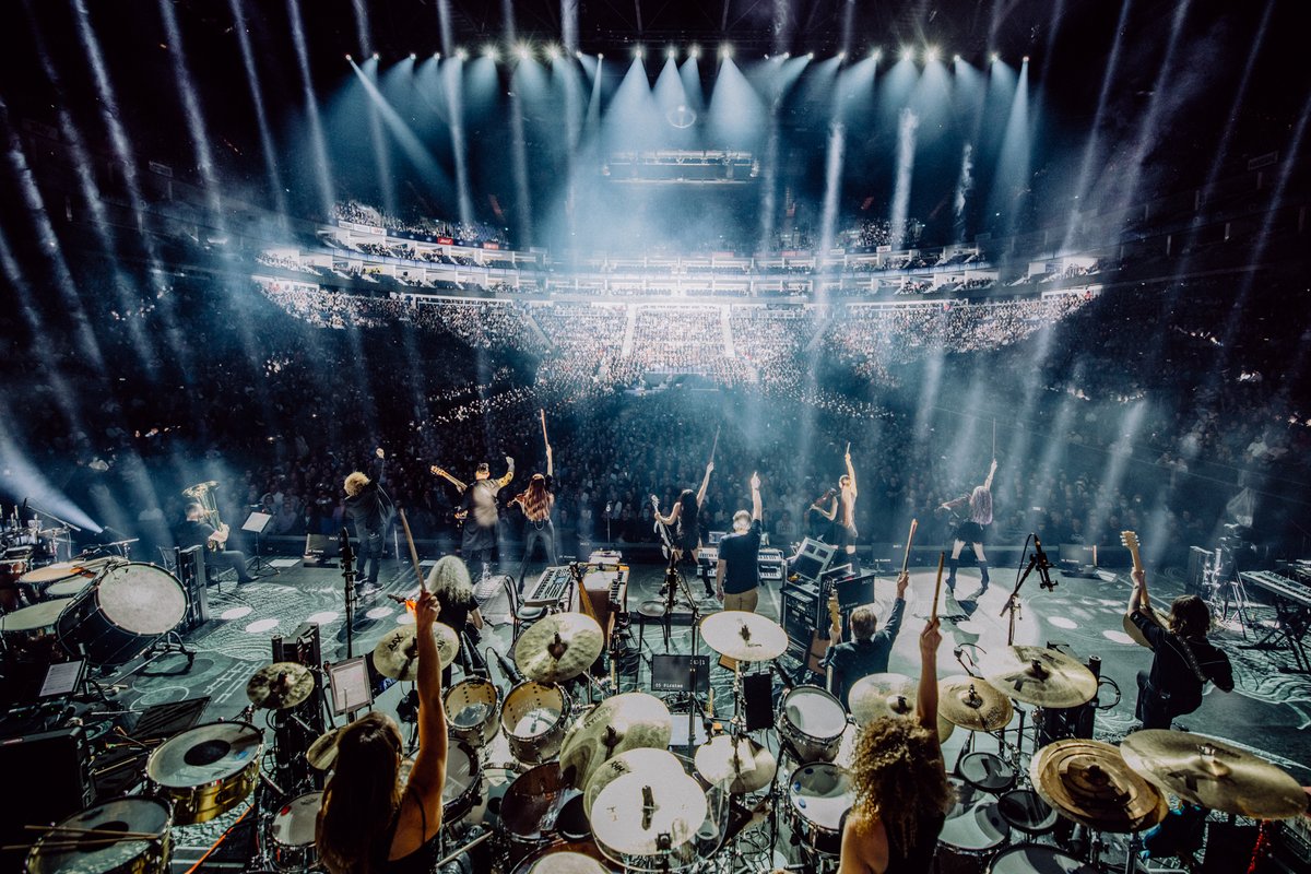 Onwards we go to Manchester! Join us throughout Europe on our 2022 tour here 👉 hanszimmerlive.com

#HansZimmerLive 📸 Frank Embacher at <a href="/TheO2/">The O2</a>
