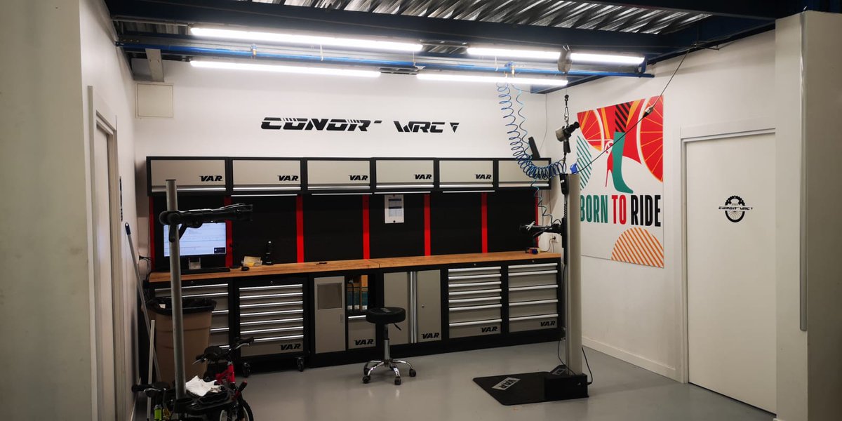 ConorBikes's tweet photo. En Conor contamos con una #filosofía de marca que impregna todos los rincones, incluido nuestro #taller. Una forma de ver el mundo que nos inspira para seguir avanzando hacia nuestro #propósito. ¿Qué te parecen nuestros posters #RideinColor? https://t.co/WO6XQypN1N