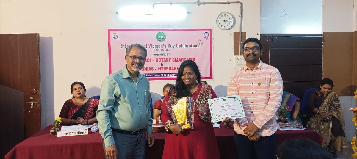 mkalanidhi's tweet photo. Honoured to receive the
#RotaryClubSmart #Hyderabad n National Chapter of Organization for Women in Science for the Developing World #OWSD for the #InternationalWomensDay2022 award. To recieve from @nagesh_kumar
the former #ResidentEditor of @the_hindu Hyd is super special https://t.co/bWFjHVeYnD