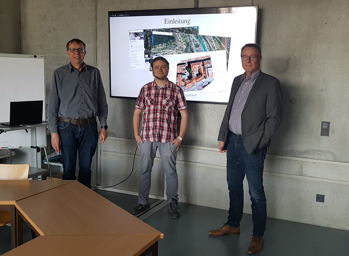 IGVDessau's tweet photo. Am Montag fand das Masterkolloquium vom Mike Wunderlich zum Thema "Techn. Vergleich von Cloud Optimized GeoTIFFs mit bewährten OGC-Standards ... im Bereich WebGIS" (Prof. Baumann, Prof. Bannehr) statt. Herzlichen Glückwunsch vom IGV und weiterhin viel Erfolg im Drohnen-Business! https://t.co/8tE9dYhHVv