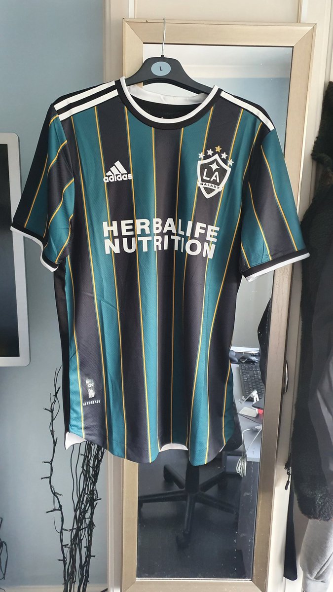IPLRCrompton27's tweet photo. What a beauty ๐ ๐ฅ
@LAGalaxy @MLS #Beckham23 https://t.co/O0fEO4cYVI