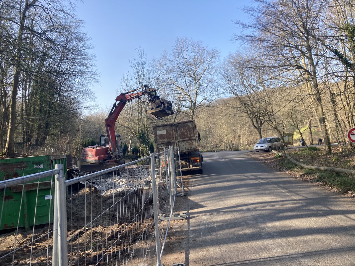 albureau's tweet photo. Fin de la guinguette de l étang 😢 dommage @VilledeMeudon de ne pas avoir trouvé une solution permettant de maintenir ce lieu historique de la forêt. https://t.co/vh9mpSaZUe