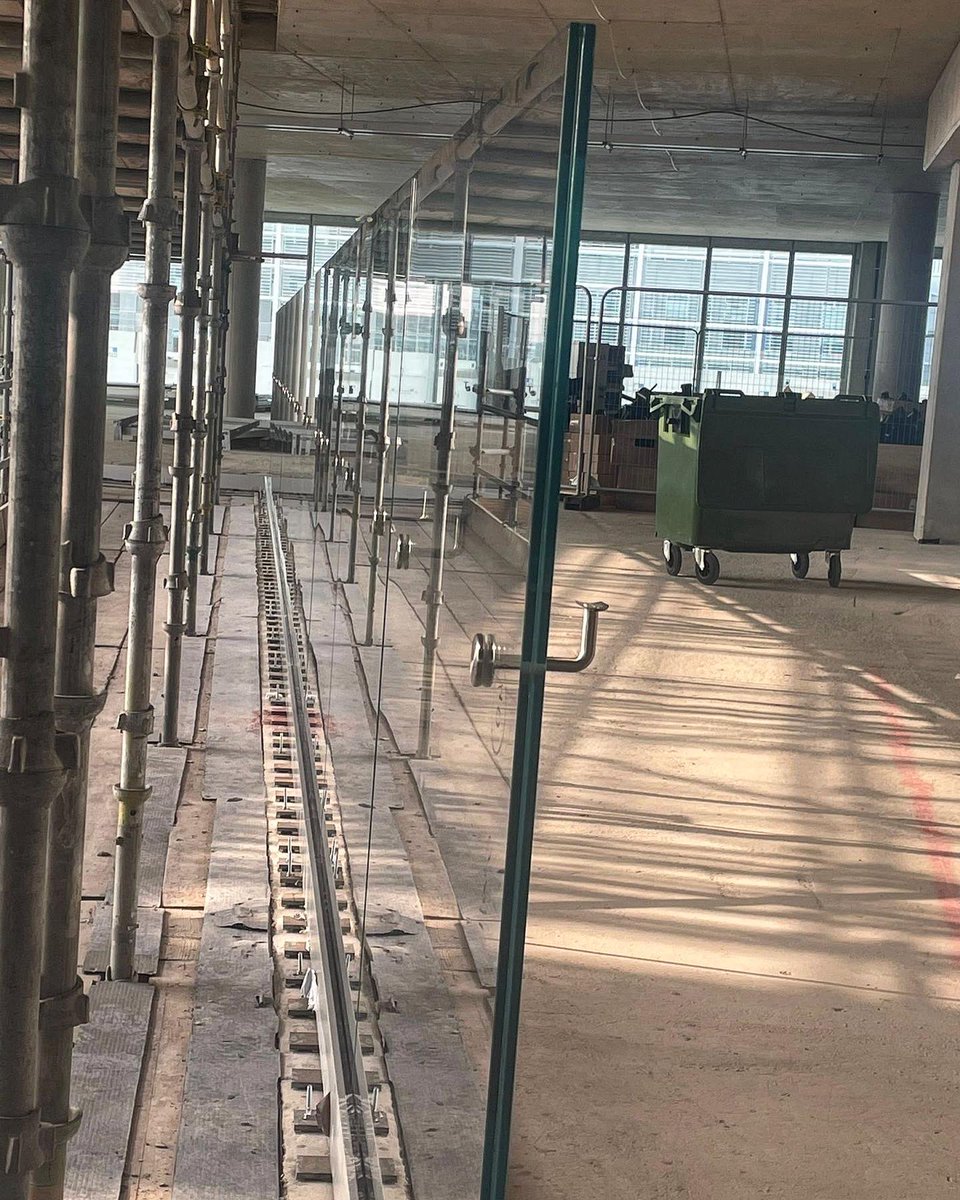 CheviotInstall's tweet photo. Swipe to see our most recent project in Milton Keynes! Infill measured and protected whilst we wait for the last piece to be delivered. Keep an eye out on our page to see the completion! 👀#CheviotInstall #ConstructionUK #LoveConstruction #Construction #Steel #SteelWork #Glass https://t.co/vnynybOU0V