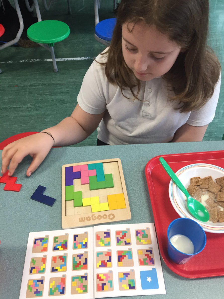 EARamsay_teach's tweet photo. Perseverance at BreakfastClub this morning... @KnightsridgePr1 #KPSValues #Perseverance ππ https://t.co/Hb3qGB9wLf