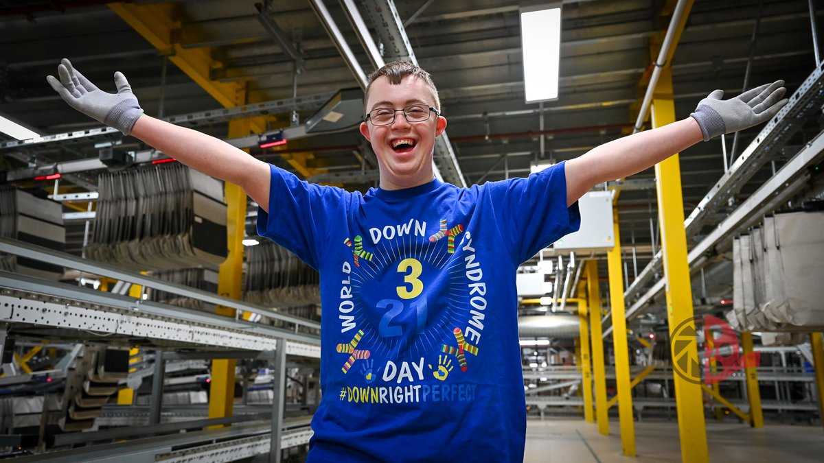 dazcaseyphot's tweet photo. Did you know about World Down Syndrome Day? I didn't until i went to a business in South Yorkshire to photograph this amazing young man at his workplace. 
#worlddownsyndromeday #pr #photography #yorkshire https://t.co/gLEfoDORWw