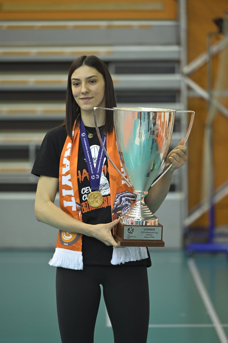 🎙 Tijana Boskovic: Stuttgart maçından önce de söylediğim gibi kupayı İstanbul’a getirmek istiyorduk, iki iyi oyun oynadık ve kupayı kazandığımız için çok mutluyuz. Başarılarımızın devam etmesini diliyoruz.

#TigersTheChampions 
#SonunaKadar
#AllTheWay