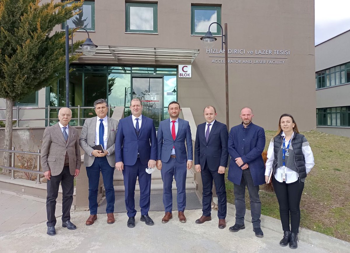 TarlaNatLab's tweet photo. ve Ankara Üniversitesi Teknokent Genel Müdür Yardımcısı Sn. Vedat Güçler kurumumuzu ziyaret ederek altyapımız hakkında bilgiler almış ve kurumlarımız arasında gerçekleştirilebilecek muhtemel işbirlikleri hakkında görüşmeler yapılmıştır. (2/2) https://t.co/TIHkJbrNHJ