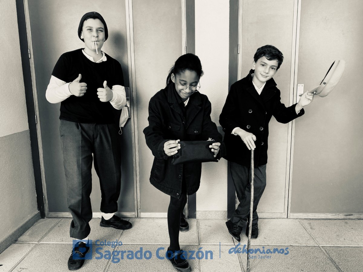 colegioscorazon's tweet photo. +PRIMARIA. Los alumnos de 6º han realizado un proyecto sobre el siglo XIX en España, han estudiado e investigado la historia y la sociedad española para adentrarse en la Edad Contemporánea. 👸🤴👩‍🌾
#colegiodehoniano #somosdehonianos #aprendizajesignificativo #trabajocooperativo https://t.co/hSoWTDEz7A