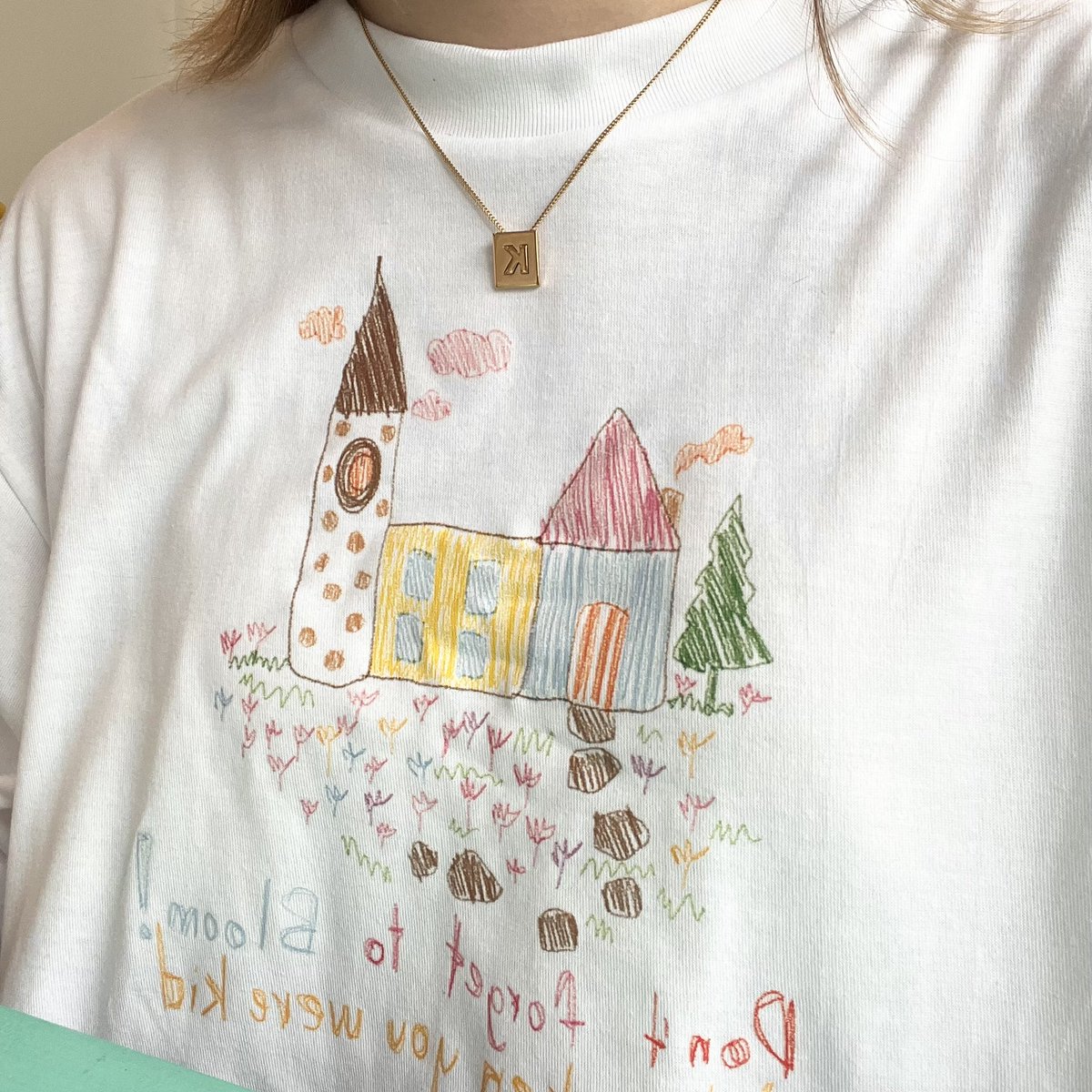 bloomnogloom's tweet photo. Don’t forget to bloom!🌻
👉🏼Crop top 390 thb / Oversized t-shirt 450 thb https://t.co/BqQe592nkU