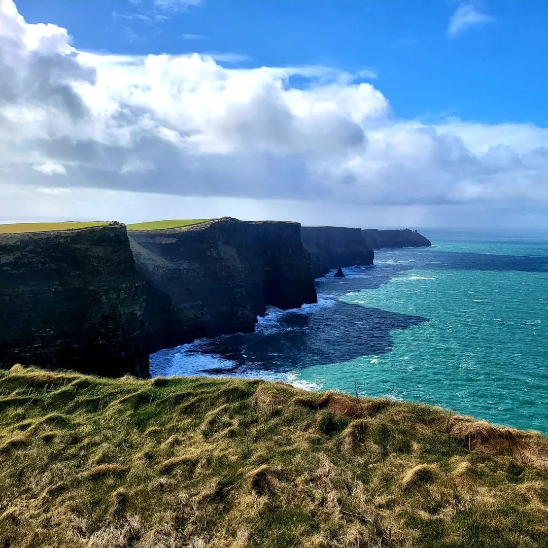 Blue on blue 💙🌊

The Cliffs of Moher in the sun 

Courtesy of @dosequisalexx

#wildatlanticway #ireland #wildrovertours #ttot #rtw #travel #TravelMassive #TBEX #traveling  #adventure #cliffsofmoher #photooftheday #wildroverdaytours