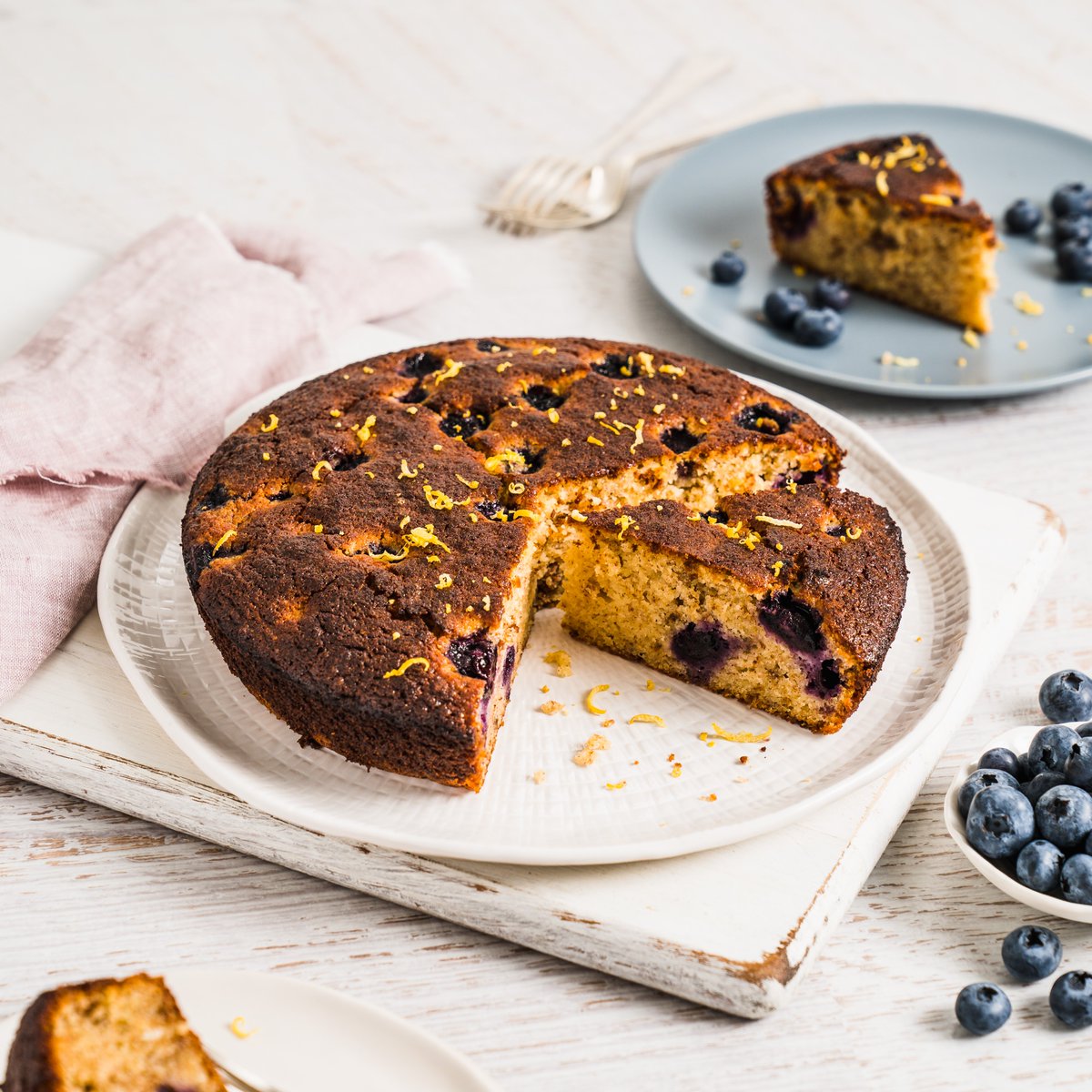 Create the ultimate crowd-pleaser this Mother's Day with our gluten-free Berry Yoghurt cake! 🍋 Bursting with berries and zesty lemon, message us for the recipe❤️ #MothersDay #MothersDay2022 #MothersDayBaking #GlutenFreeBaking #GlutenFreeRecipes #GlutenFreeCake