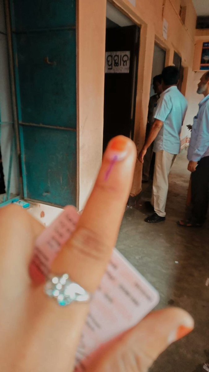 MuskanBibi9's tweet photo. Your vote counts.

#vote 
#CMCElections2022 
#CMC 
#Cuttack 
#votewisely https://t.co/sWyMxqFHH3