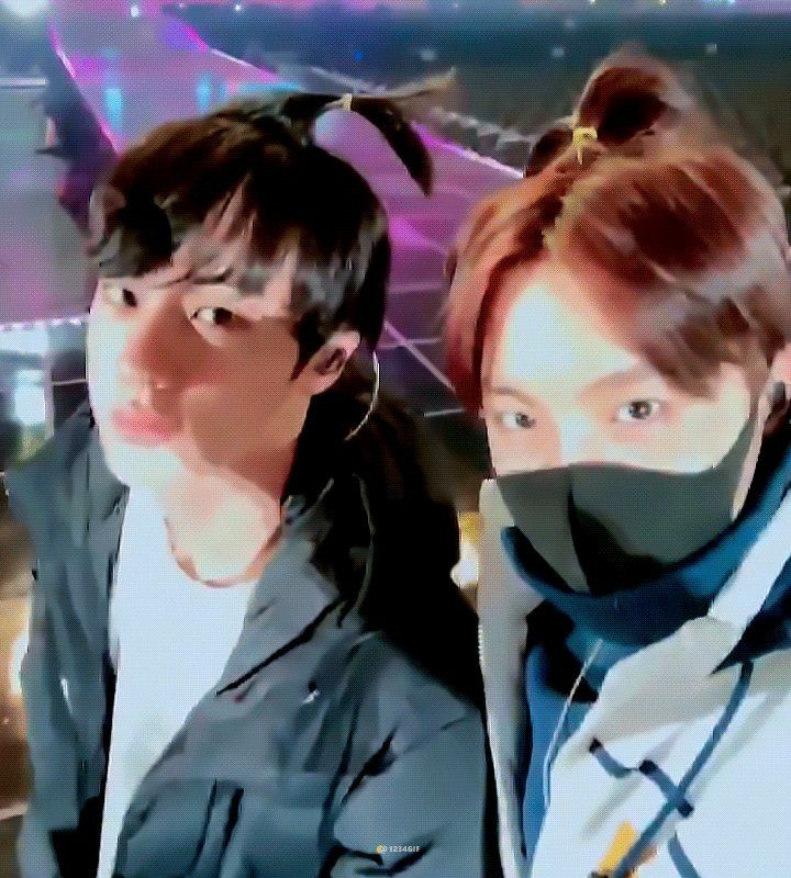 arijinthinker's tweet photo. get well soon hobi :( 🤍 https://t.co/gNphLBVHwK