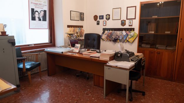 CatiaSaluzzo's tweet photo. Le Giornate del Fai a Palermo: il Museo nelle stanze di lavoro di Falcone e Borsellino
https://t.co/pI9akEVPRS https://t.co/HzmnbpO0j2