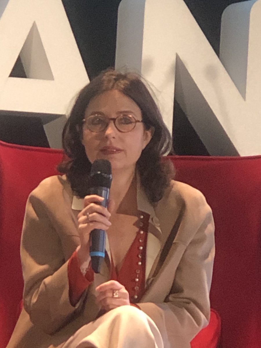 V_Auriac's tweet photo. « Ce n’est pas avec des choses complexes qu’on fait avancer une entreprise. Il faut pouvoir embarquer aisément les salariés » @helene_valade de @LVMH https://t.co/N4qhON9ciD