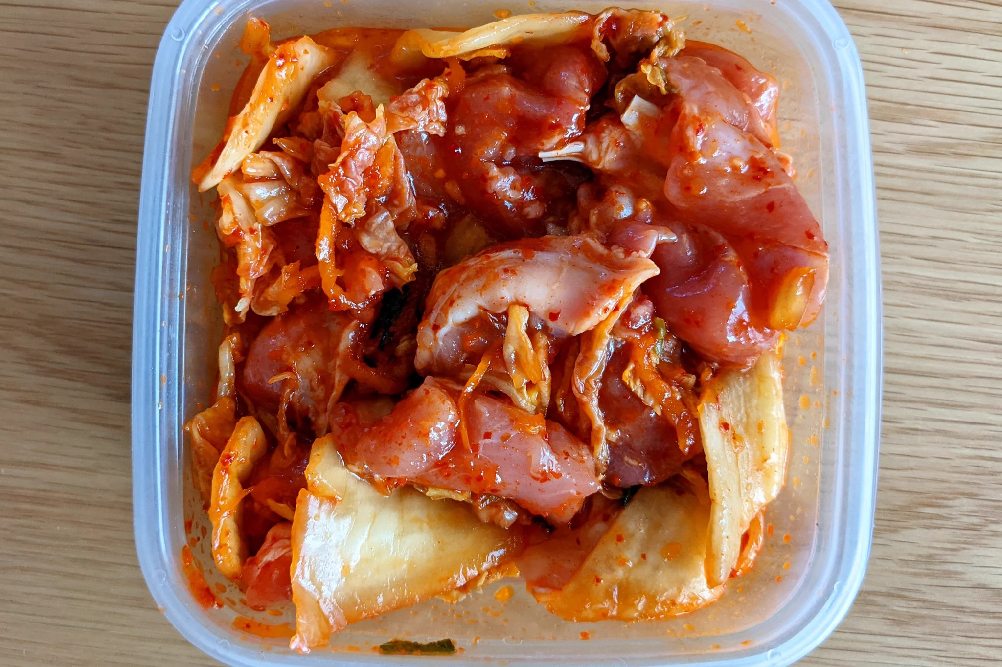 旨辛で箸が止まらない！レンジで簡単、至高の鶏キムチ丼。