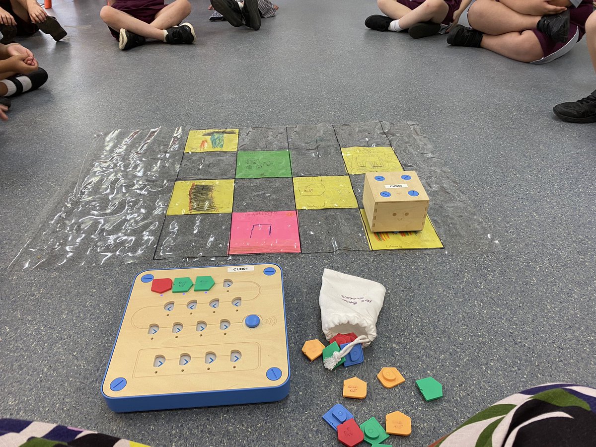 arobe26's tweet photo. After Cubetto showed us what you can learn at their school we showed Cubetto some of the places you can visit at our school. 📚✏️📎 @chalmerc @QUTRobotics https://t.co/myqqk7aAEX