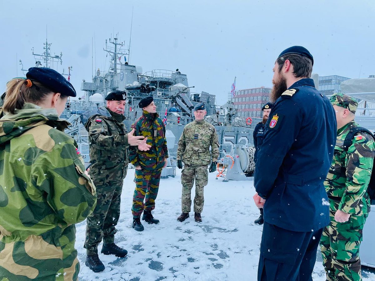 LouiseDedichen's tweet photo. @cr22 @coldresponse22 Great to visit the professional crew @COM_SNMCMG1 onboard the Minesweeper @knmhinnøy participating in ex @coldresponse. @tromsø @alfjohnsen @garfor71 @MALTNielsen https://t.co/VbsEmNQxuH