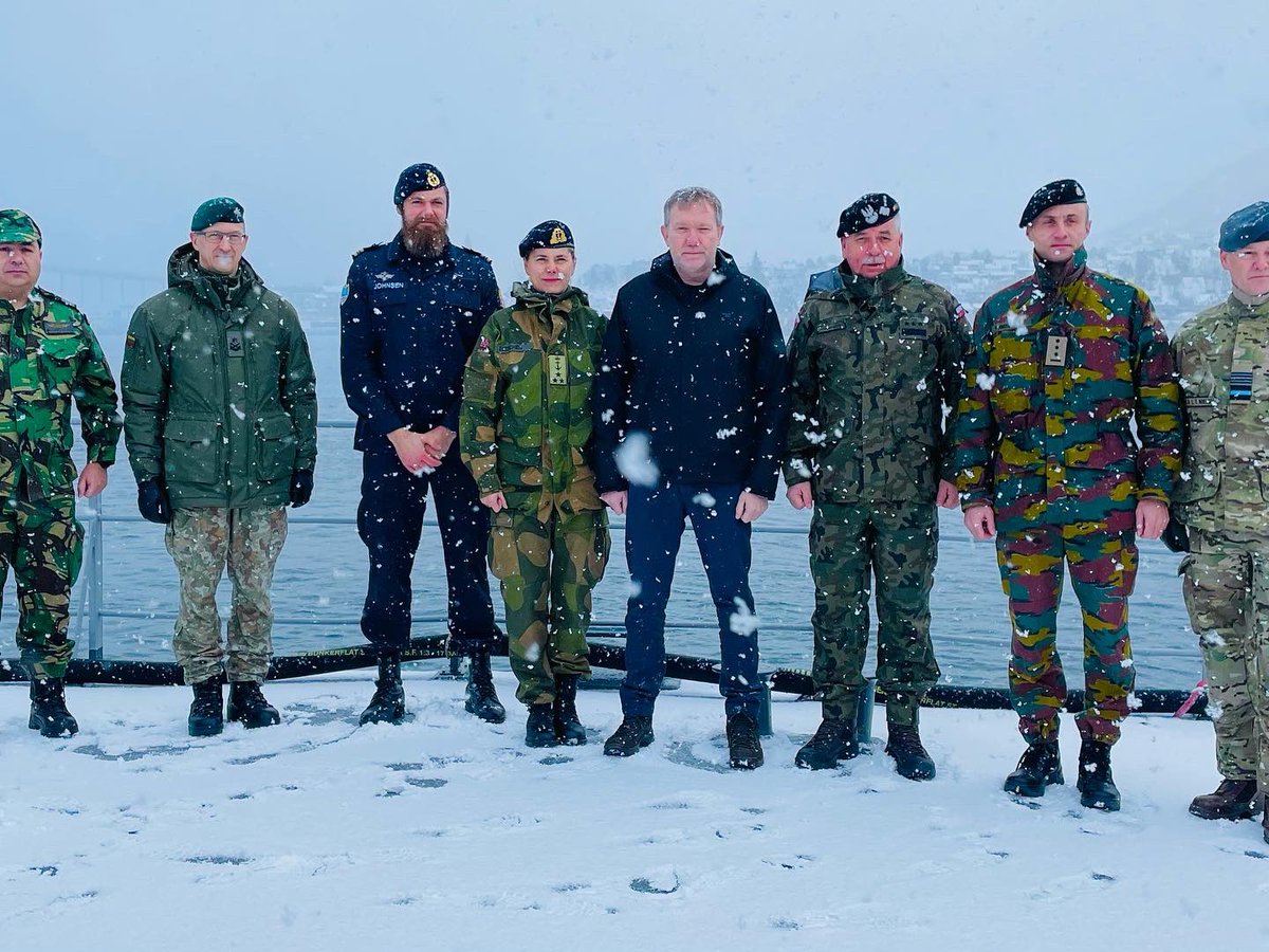 LouiseDedichen's tweet photo. @cr22 @coldresponse22 Great to visit the professional crew @COM_SNMCMG1 onboard the Minesweeper @knmhinnøy participating in ex @coldresponse. @tromsø @alfjohnsen @garfor71 @MALTNielsen https://t.co/VbsEmNQxuH