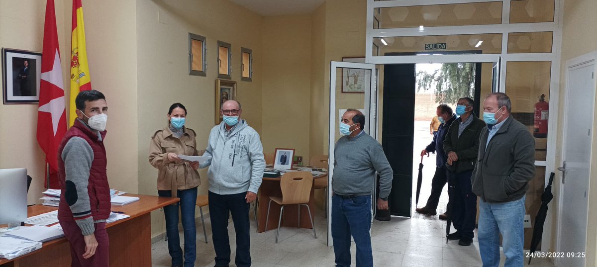 ➡️ La Tenencia de Alcaldía de El Priorato (Casa Amarilla) ha acogido en la mañana de hoy jueves la adjudicación de los huertos sociales de la pedanía priorateña, contando con la presencia de los concejales <a href="/MarisolDiazfun2/">Marisol Diaz funes</a> (Priorato) y <a href="/FedericoCuevas0/">federicocuevascuevas</a> (Agricultura).