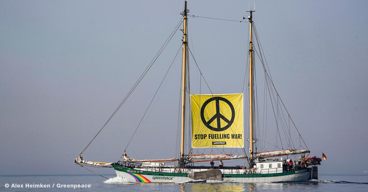 gp_beluga's tweet photo. #StopFuellingWar: Gestern haben Greenpeace-Aktivist:innen aus Deutschland und Dänemark in der Ostsee am Tanker "Stamos" gegen kriegsfördernde Ölimporte aus Russland nach Europa protestiert. 

Mehr dazu hier: https://t.co/xcfbkS0xEy https://t.co/gx3FlsHfBt