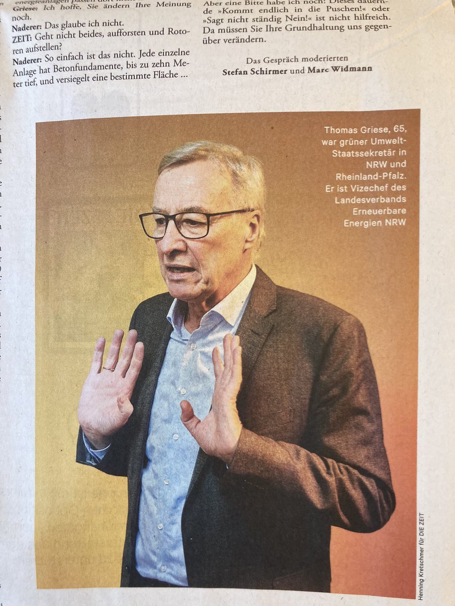 Mehr #Windkraft braucht das Land, erst recht um von #Putin|s #Gas loszukommen. Aber selbst im grünen Milieu ist der Ausbau umstritten: Kommt der #Artenschutz dabei unter die Räder? Ein turbulentes Streitgespräch in der neuen <a href="/DIEZEIT/">DIE ZEIT</a> von <a href="/mawidmann/">Marc Widmann</a> und mir #Nabu #Energiewende