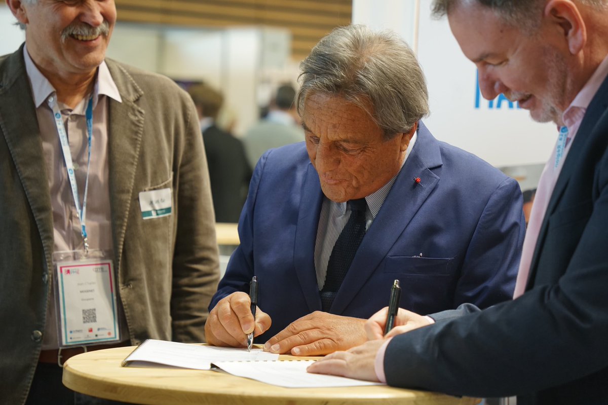 👏 François TURCAS, Président de la @CPMEaura et <a href="/FrancisThomine/">Francis Thomine</a>, Directeur Général de <a href="/GroupamaRaa/">Groupama RAA</a>, ont renouvelé aujourd’hui leur partenariat. 👏

Les deux structures mutualisent leurs expertises pour soutenir et faciliter la cession-transmission des entreprises.