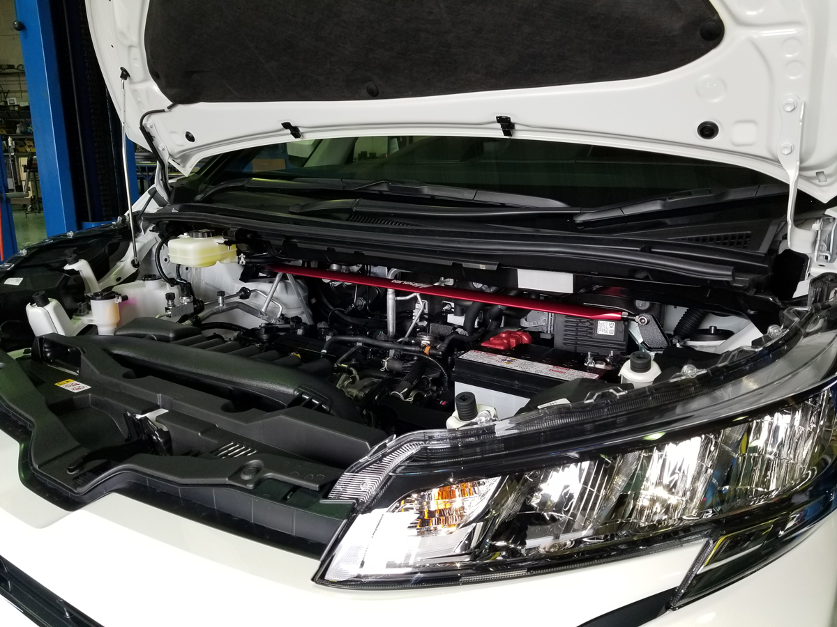 tanabe61673631's tweet photo. 新型 ノア用【6BA-MZRA90W(ガソリン車)、6AA-ZWR90W(ハイブリッド車)】
ストラットタワーバー開発完了!!
左右のアッパーマウントを連結する事により、ボディのたわみも抑えドライビングフィールなどが向上いたします。
#tanabeQuality
#tanabe
#tanabejapan
#sustec
#madeinjapan
#towerbar https://t.co/twbFdivqev