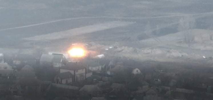 World_Update_'s tweet photo. #Ukraine: The Ukrainian forces shelled the positions of the Russian army near #Vyshhorod, #Kyiv Oblast. As claimed, one D-30 122mm howitzer and 2 BMP IFV were destroyed. Two D-30 and 120mm mortar were also damaged. https://t.co/zC8Bv5s3oN