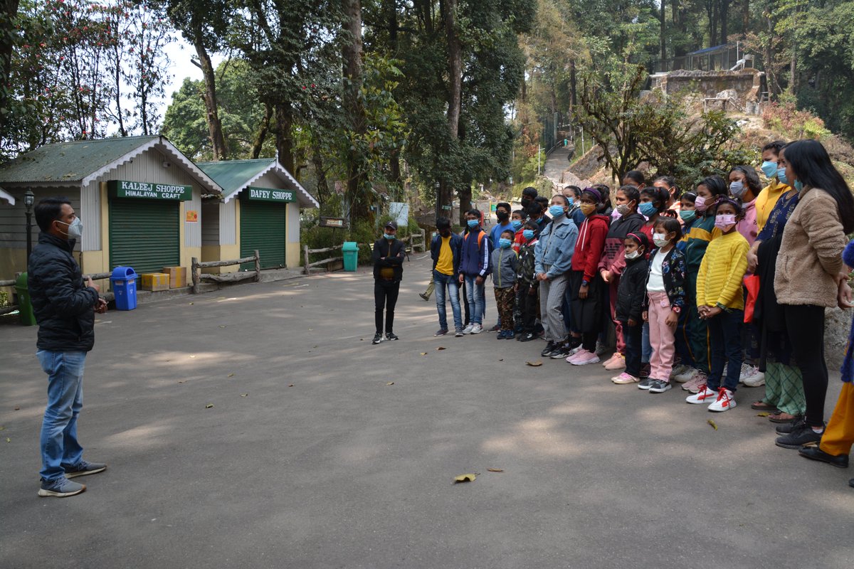 PnhzPark's tweet photo. The park celebrated the 4th Day of Azadi Ka Amrit Mahotsava by inviting a group of children from the local orphanage to visit the zoo followed by an interactive session.
#pnhzp #Darjeeling #redpanda #75years75species75zoos #AzadiKaAmritMahotsav
@CZA_Delhi https://t.co/SjVtVNVdfr